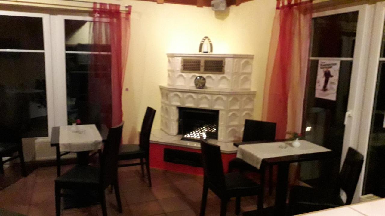 Hotel Rosengarten Leipzig-Naunhof Екстериор снимка