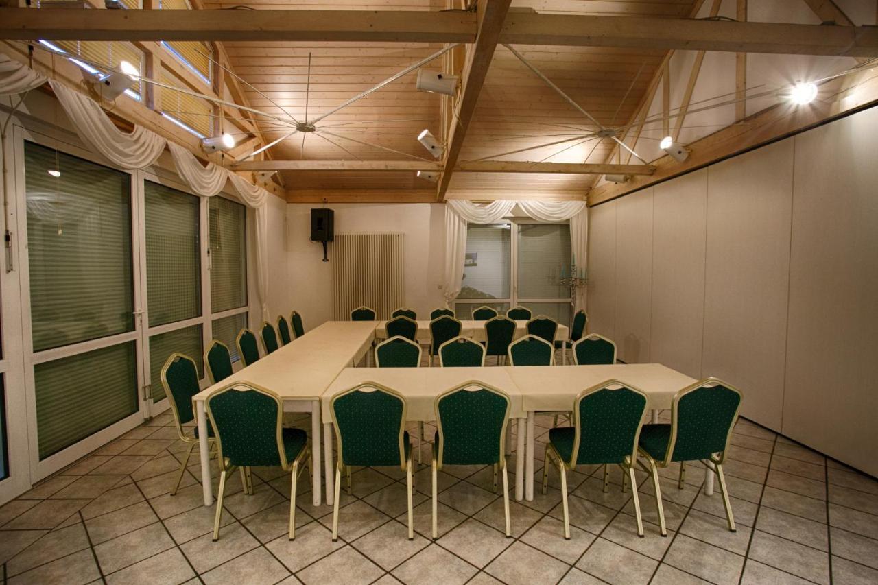 Hotel Rosengarten Leipzig-Naunhof Екстериор снимка